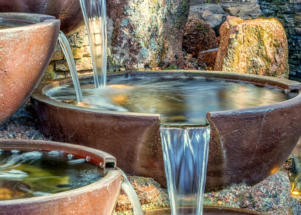 Spillway bowl fountains